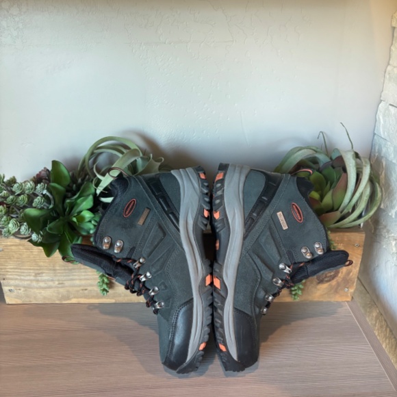 NWOT Skechers Waterproof Men's Relaxed Fit Relment Pelmo. Lace-up Boot - Picture 5 of 8